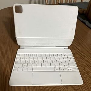 Apple Magic Keyboard - 11 inch